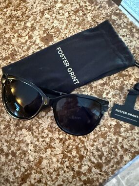 Foster Grant Glossy Black Cat-Eye Sunglasses with Dark Lenses